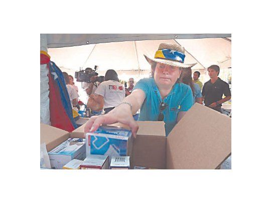 Las comunidades venezolanas en Florida organizan colectas de medicamentos e insumos para enviar a sus connacionales.