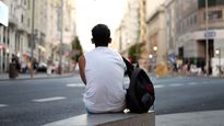 Crisis entre los jóvenes: más de 4 millones viven en condiciones vulnerables, no llegan a fin de mes y sufren depresión