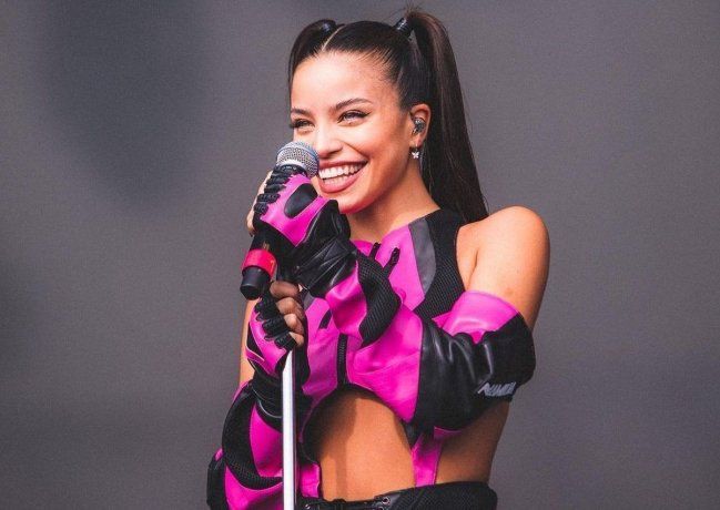 Emilia lanzó su cuarta fecha en el Velez.