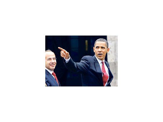 Barack Obama ayer en Guadalajara, en la cumbre que compartió con el mexicano Felipe Calderón (también en la foto) y el canadiense Stephen Harper.