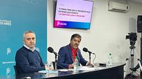 Los ministros Andrés Larroque y Carlos Bianco.