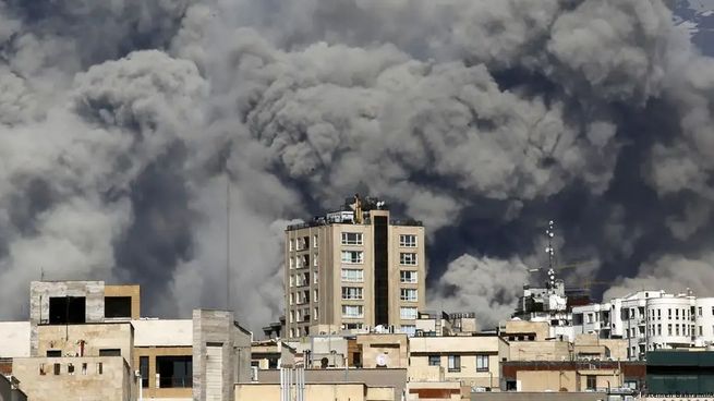 Teherán, otra vez bajo fuego: el ejército israelí realizó una nueva ofensiva en la capital iraní.