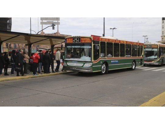 El 43% de los argentinos usa el transporte público para ir al trabajo