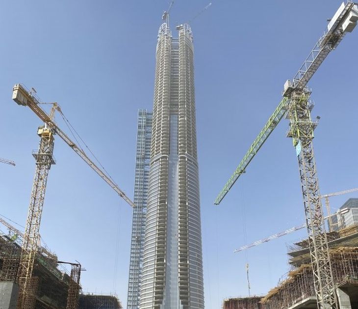 Iconic Tower cuando estaba en obras cerca de El Cairo Iconic Tower cuando estaba en obras cerca de El Cairo