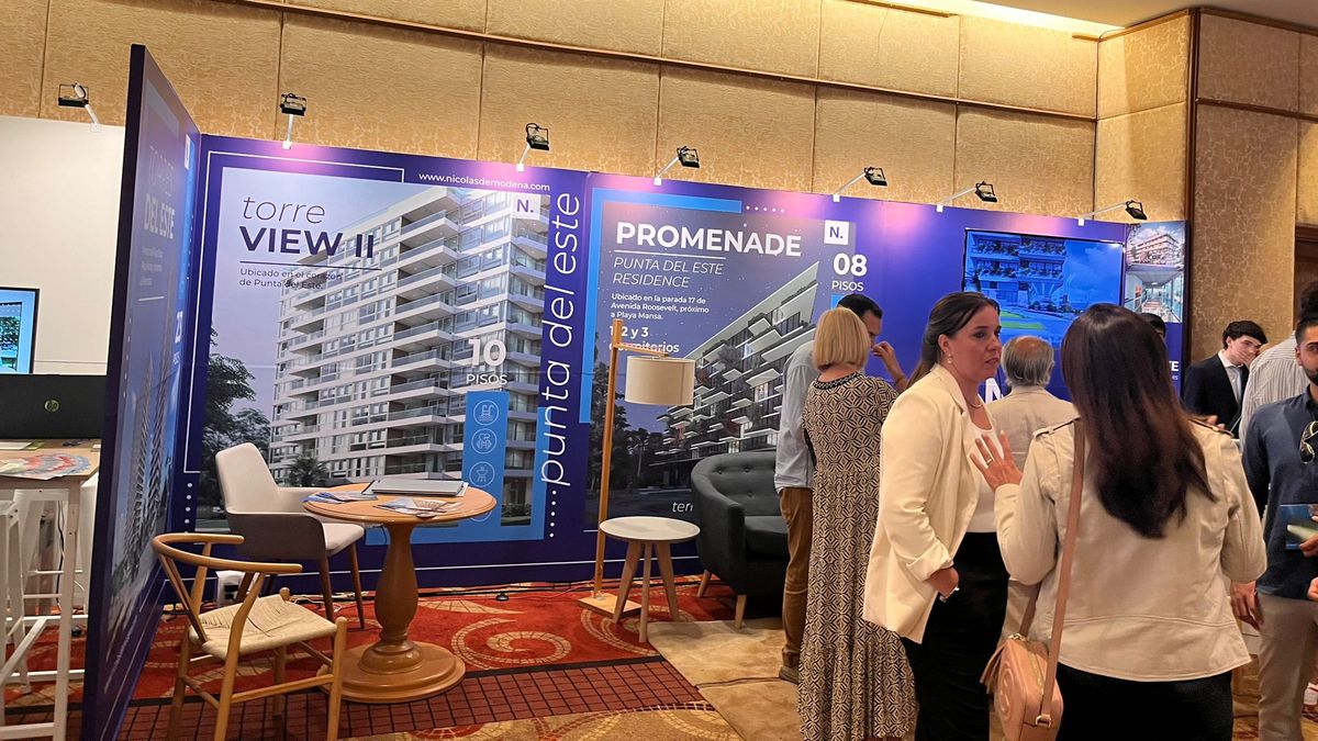 Punta del Este, regional capital of Real Estate in full season