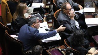 La oposición fustigó al Gobierno por las privatizaciones.
