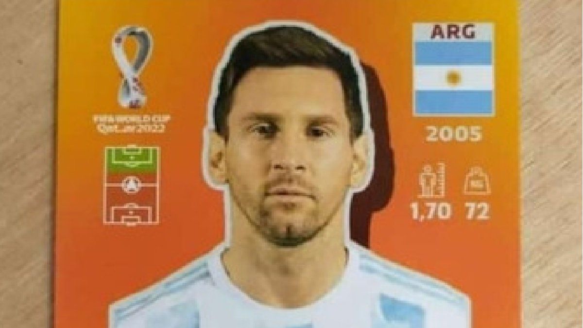 Messi: furor por la versión mejorada de un tiktoker del álbum de figuritas