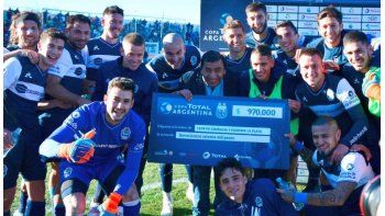 Gimnasia y Esgrima La Plata avanza en la Copa Argentina.