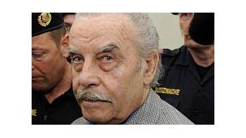 El jubilado, Josef Fritzl, condenado por esclavizar y violar a su hija por 24 años, habló por primera vez desde que el caso se hizo público