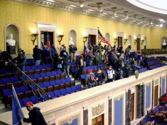Tres congresistas demócratas que dieron positivo al Covid-19 acusaron a sus pares demócratas.
