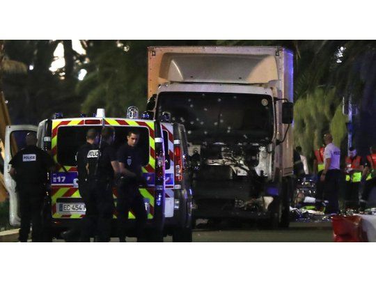Al menos 84 personas murieron cuando el tunecino Mohamed Lahouaiej Bouhlel atropelló a una multitud que se congregaba en Niza con motivo de la Fiesta Nacional de Francia