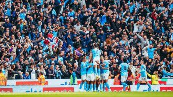 festival ciudadano en manchester: el city goleo 6 a 3 al united con un haaland intratable