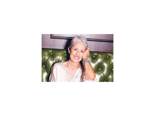 Joan Báez: “Mi voz hoy es más profunda, menos soprano, pero como el mejor vino, con algunos trozos de corcho”.