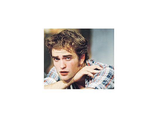 Robert Pattinson, protagonista de la saga vampírica «Crepúsculo», es quien más chances tiene de reemplazar a Tobey Maguire en las entregas cuarta y quinta de «El hombre araña».