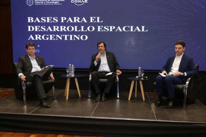 El secretario de Innovaci&oacute;n, Ciencia y Tecnolog&iacute;a, Dar&iacute;o Genua present&oacute; las bases para crear un "Hub Espacial Nacional" que integre capacidades cient&iacute;ficas, tecnol&oacute;gicas e industriales.