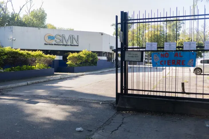 En el Servicio Meteorol&oacute;gico hubo m&aacute;s de 100 despidos