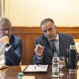 El gobierno no se cierra a sus oportunidades comerciales con China y Europa y aclara que eso no va en contraposición con lo que nos plantea Estados Unidos. El gobierno no se cierra a sus oportunidades comerciales con China y Europa y aclara que eso no va en contraposición con lo que nos plantea Estados Unidos.