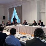 El gobernador de Chubut, Ignacio Torres, en una de las reuniones en EEUU con potenciales inversores. El gobernador de Chubut, Ignacio Torres, en una de las reuniones en EEUU con potenciales inversores.