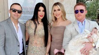 Canelo Álvarez mostró este fin de semana una vez más su espiritu solidario en dos bautizos, repartiendo fajos de billetes y monedas en el tradicional bolo.