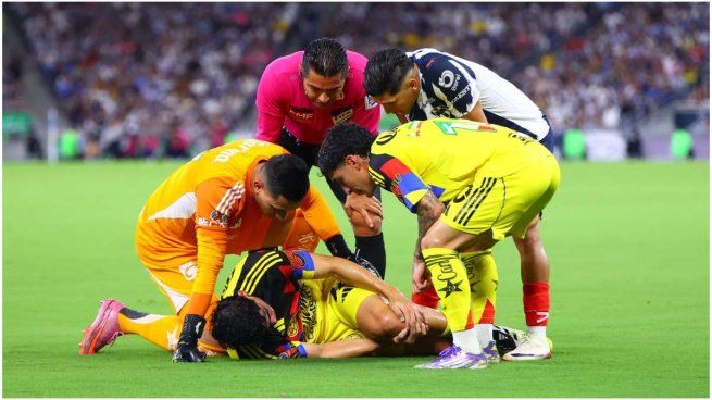 Finalmente el Club América confirmó la gravedad de la lesión de Dagoberto Espinoza. El lateral sufrió rotura de los ligamentos cruzados de su rodilla izquierda.