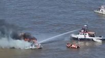 se incendio un barco en el rio de la plata