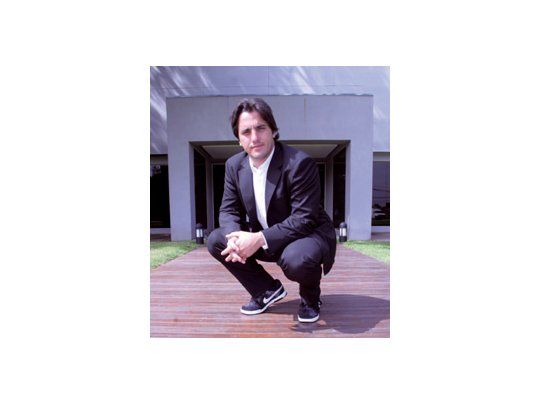 El ex capitán de Los Pumas, Agustín Pichot, jugará un difícil partido en las oficinas de la Unión Australiana.