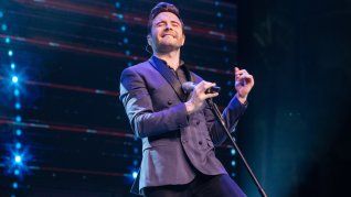 La música lo catapultó rápidamente a la fama y a los millones. La música lo catapultó rápidamente a la fama y a los millones.