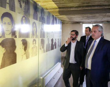 Alberto Fernández visitó junto a Gabriel Boric el Museo Sitio de Memoria Esma.