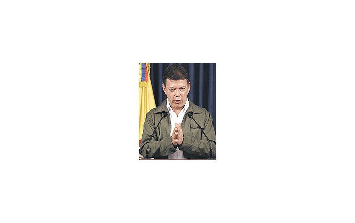 Juan Manuel Santos, elministro de Defensa deColombia, puede exhibirnumerosos éxitos enmateria de lucha contrael terrorismo. Con ellosaspira a suceder a AlvaroUribe en 2010, pero suexceso de protagonismocomienza a molestar almandatario.