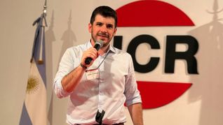 Leonel Chiarella, titular de la UCR, apuntó contra el decreto que firmó Javier Milei.&nbsp;