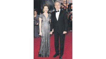 Warren Beatty y su esposa, la actriz Annette Bening, invitados a la entrega de los premios Oscar del año pasado.