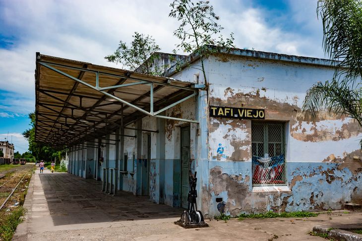 The Tafí Viejo Railway Museum preserves the memory of the old railway workshops, offering a historical look at the town's past.