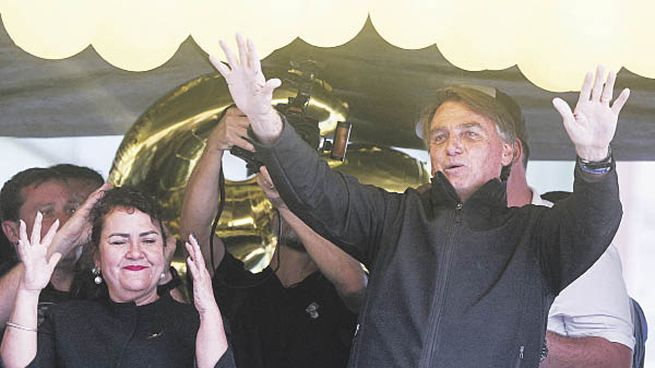 CONTRA TODO. Jair Bolsonaro lanzó la campaña para su reelección en Minas Gerais, ocasión en la que embistió contra sus rivales y buscó despegarse del lastre de una inflación de dos dígitos.