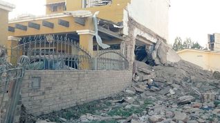 Misterio en Córdoba: Lo encontraron con un tiro en la cabeza tras una explosión en su casa