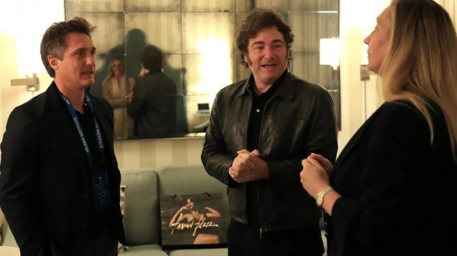 Guillermo Barros Schelotto, Javier Milei y Karina Milei
