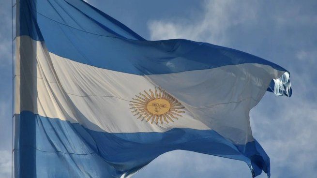 Este 20 de junio, restaurantes y cafés de Buenos Aires preparan menús especiales para homenajear la bandera con sabores bien argentinos.