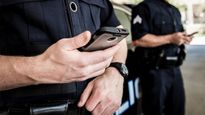 piden juicio oral para un oficial acusado de robar celulares bajo custodia