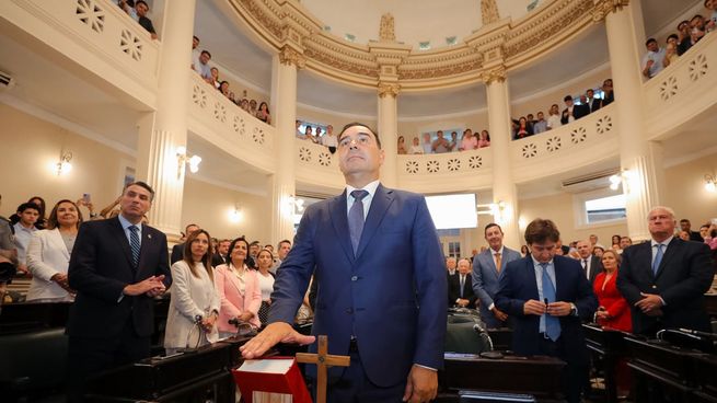 Gustavo Valdés juró como senador provincial en Corrientes.