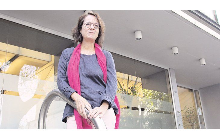ámbito.com | Sanz. “A los autores literarios, no los bestselleristas, los premios nos permiten salir del cenáculo de cuatro gatos que te conocen”.