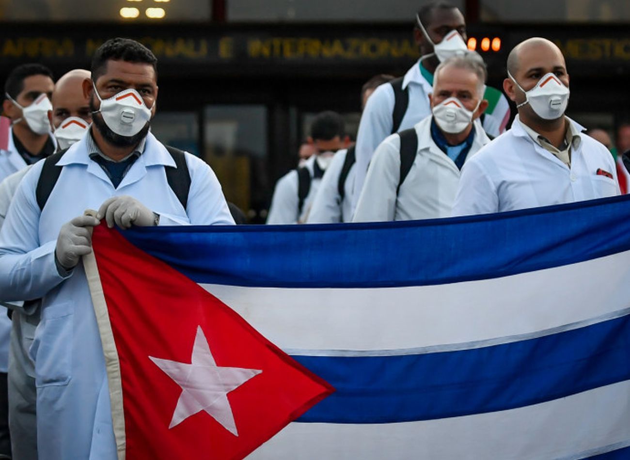 covid-19: denuncian supuestos medicos falsos en mexico covid-19: denuncian supuestos medicos falsos en mexico