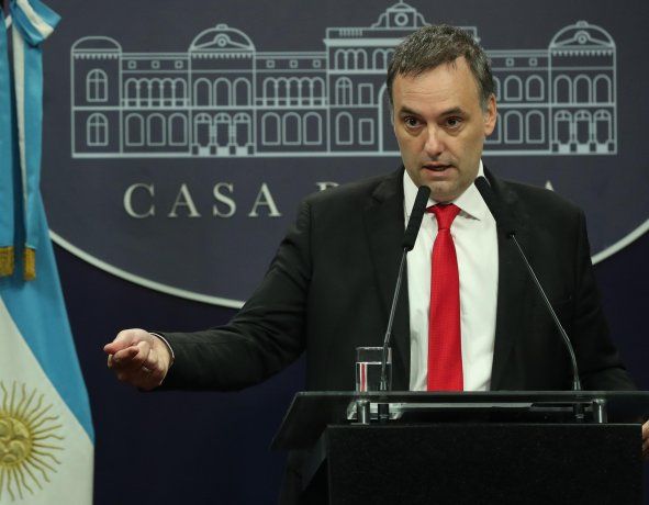 Adorni en conferencia de prensa.