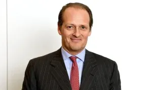 Logró un gran éxito empresarial pese a la fuerte disputa familiar. Logró un gran éxito empresarial pese a la fuerte disputa familiar.