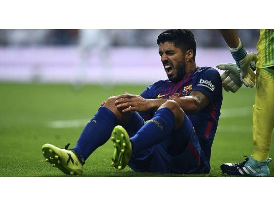 Suárez sufrió una distención en la rodilla derecha.