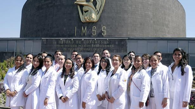 Médicos residentes del IMSS.