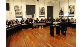 ámbito.com | Cristina junto a la CGT Alsina en el Salón de las Mujeres del Bicentenario.