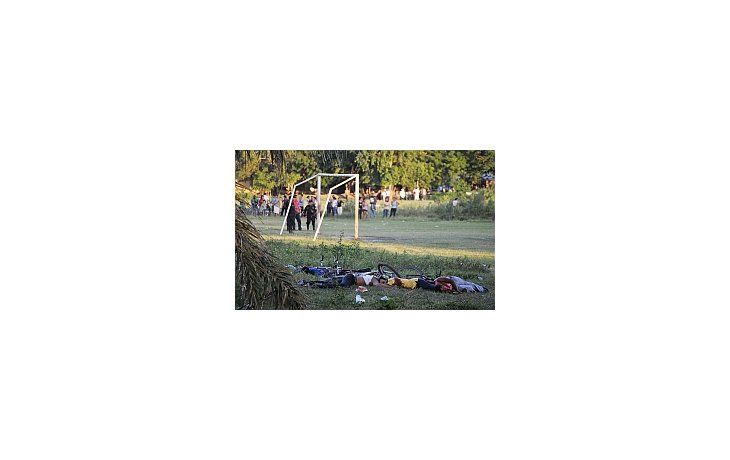 El asesinato ocurrió mientras un grupo de hinchas observaba un partido aficionado