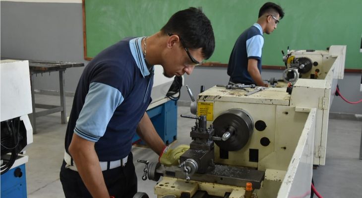 Respecto al crecimiento entre 2014 y 2021, la mayor apertura de escuelas se llev&oacute; a cabo en la orientaci&oacute;n Industrial -con un incremento del 9,2%-, seguidas por la de Servicios (7,9%) y la Agropecuaria (7,1%).