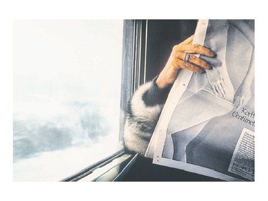 “Tren a Venecia”. La enigmática y a la vez reveladora foto elegida para divulgar la muestra de Julie Bergadá.