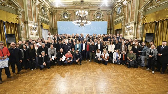 Axel Kicillof se reunió con intendentes y criticó la política sanitaria de Javier Milei.