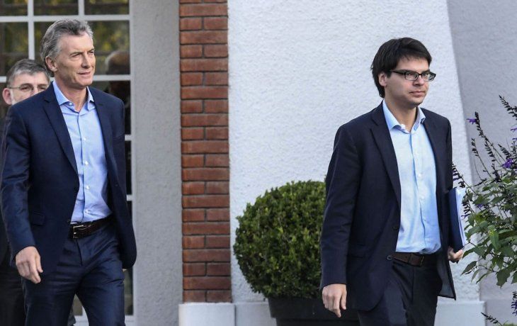El expresidente Mauricio Macri junto a quien fue su secretario privado, Darío Nieto. 